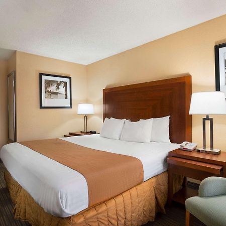 Days Inn By Wyndham Jacksonville Airport Exterior photo