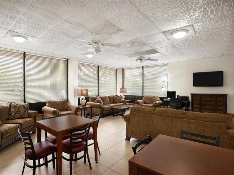 Days Inn By Wyndham Jacksonville Airport Exterior photo