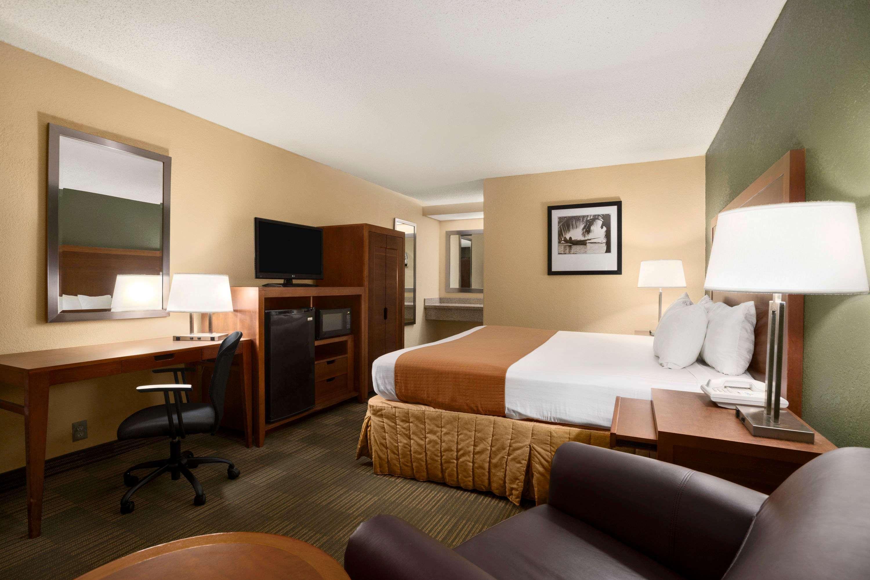 Days Inn By Wyndham Jacksonville Airport Exterior photo