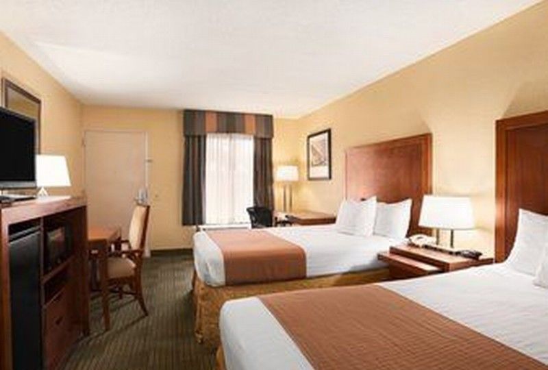 Days Inn By Wyndham Jacksonville Airport Exterior photo