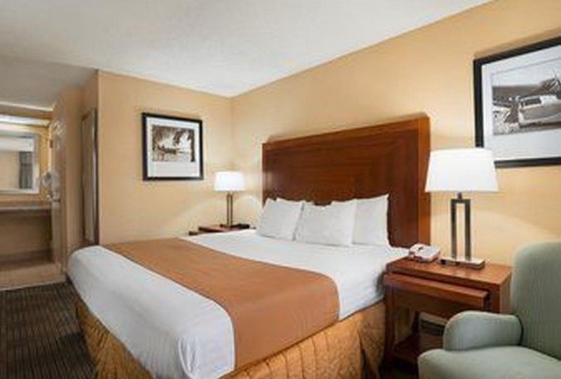 Days Inn By Wyndham Jacksonville Airport Exterior photo