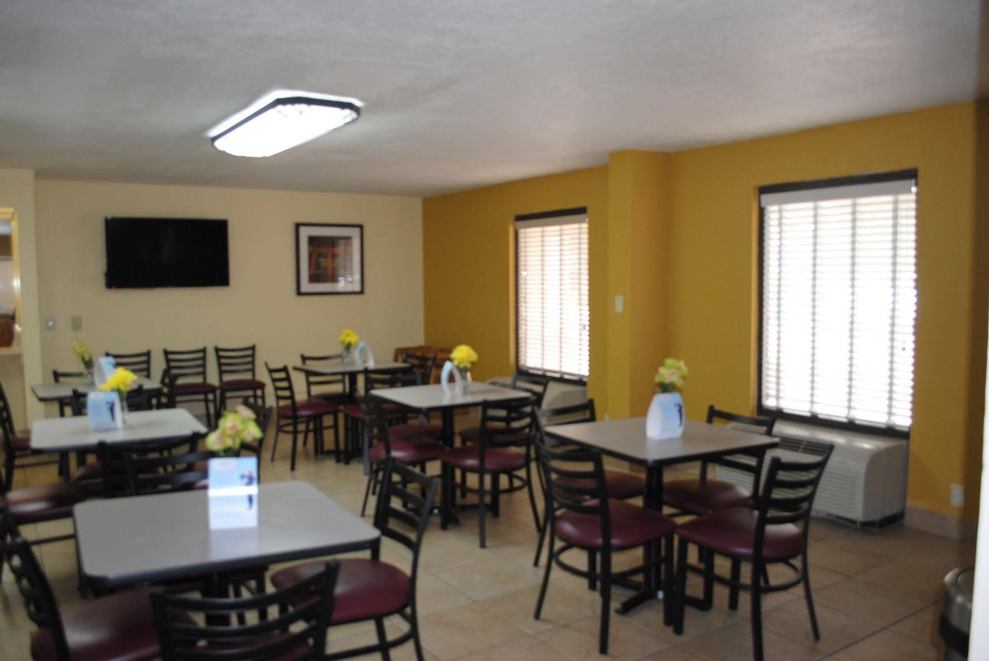 Days Inn By Wyndham Jacksonville Airport Exterior photo