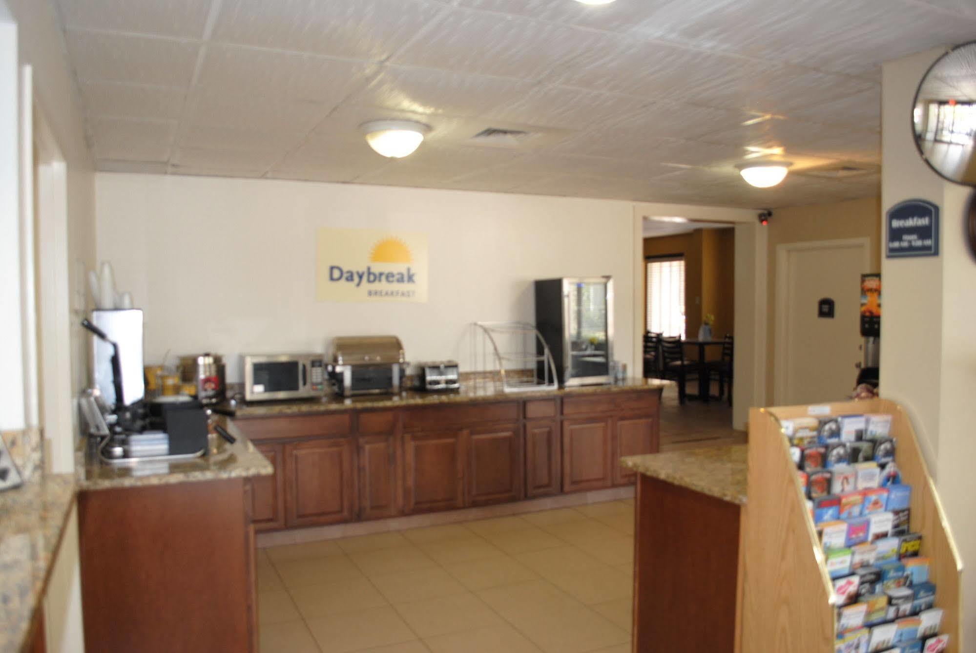 Days Inn By Wyndham Jacksonville Airport Exterior photo