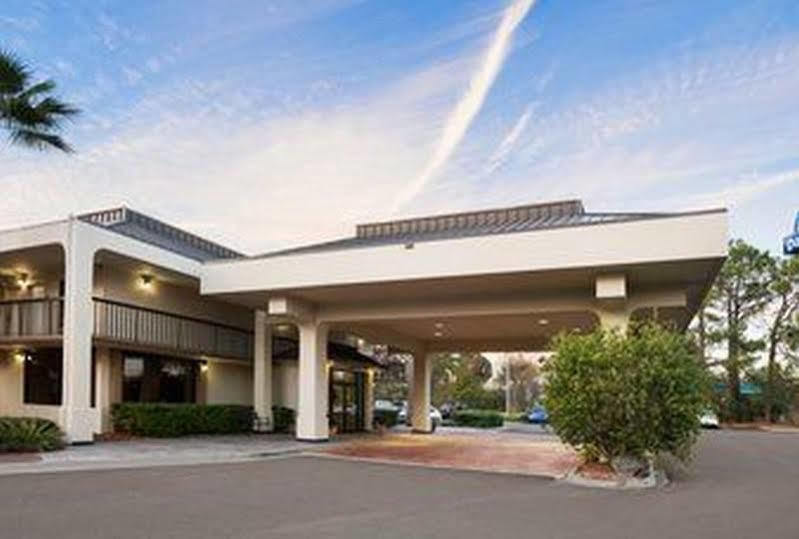 Days Inn By Wyndham Jacksonville Airport Exterior photo