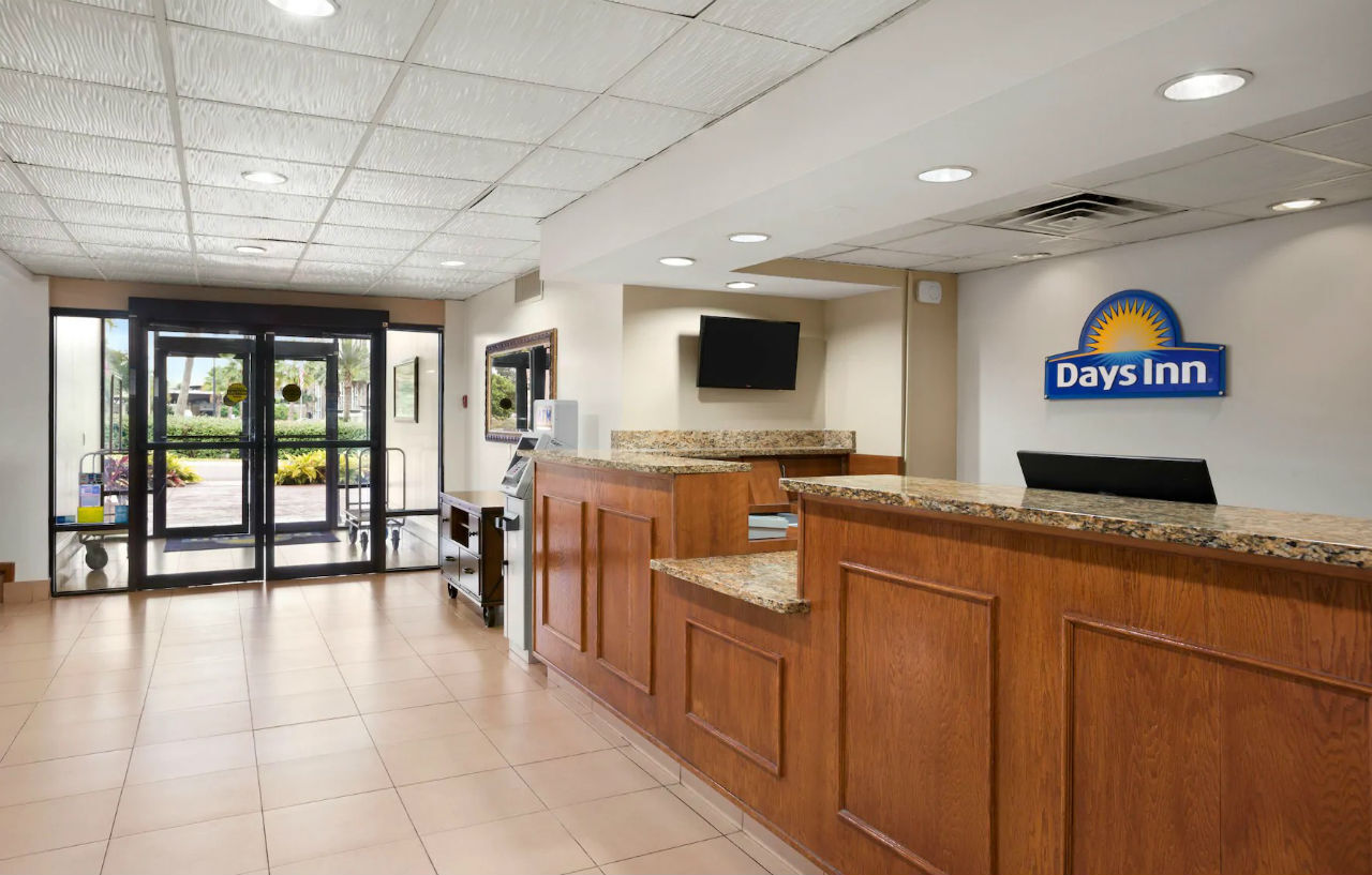 Days Inn By Wyndham Jacksonville Airport Exterior photo